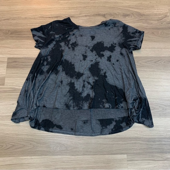 Plus Size Tie Dye Flowing Tunic Top - Picture 2 of 5